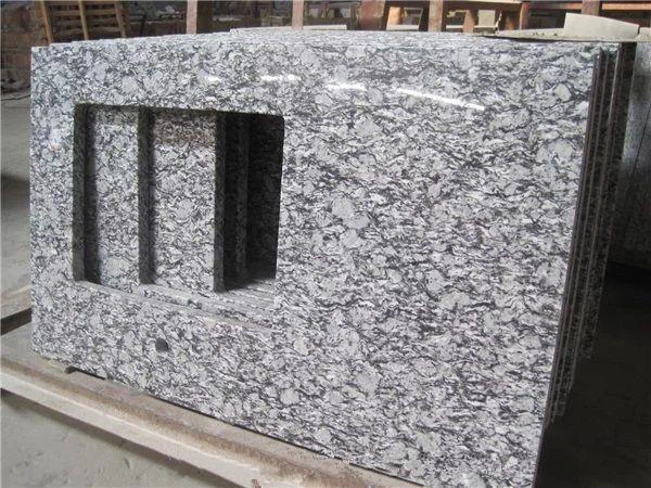 Spray hvite granittplater