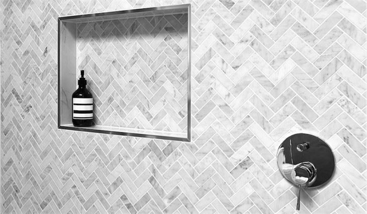 dcf9ae5e0a388c20feff8f1cbae61382_carrara-carrera-bianco-honed-1x3-herringbone-marble-mosaic-tile-42