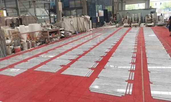 Benkeplater for baderom i grå marmor